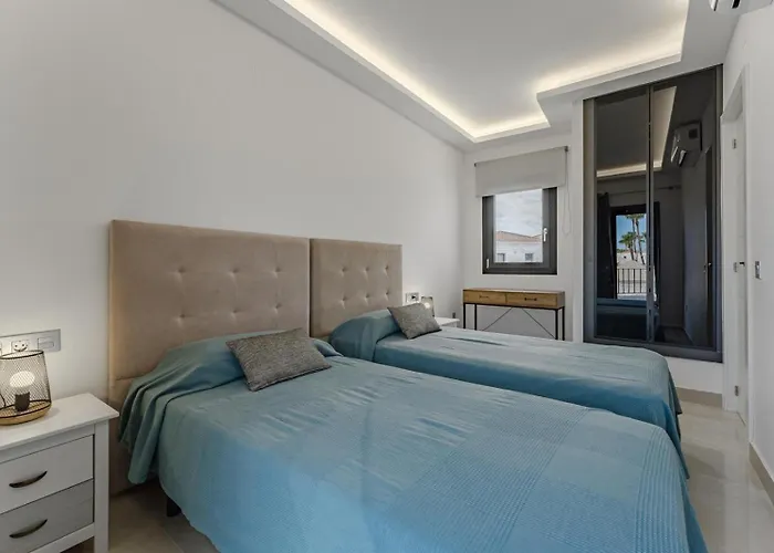 Alma South - By Checkpop *